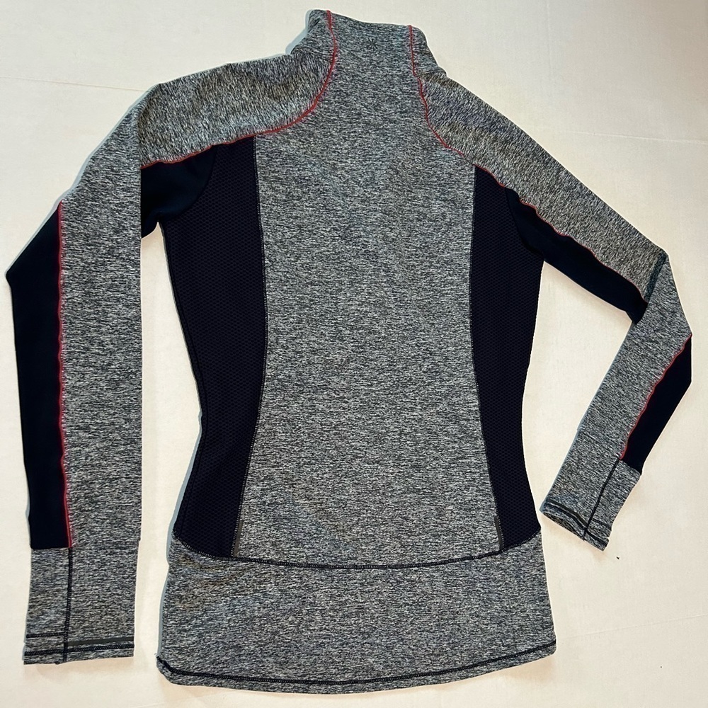 Athleta active1/2 zipper long sleeve‎ pull over top navy,gray, red. Size XS. G13 - Picture 5 of 8